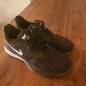 Nike Free TR8 tennis shoes